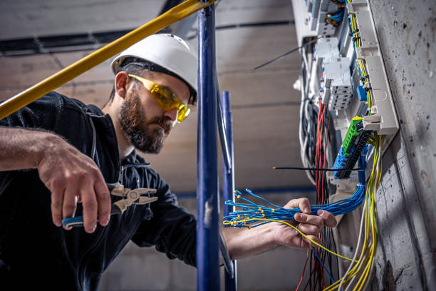 Best Ceiling Fan Installation Electrician  in Everett, WA
